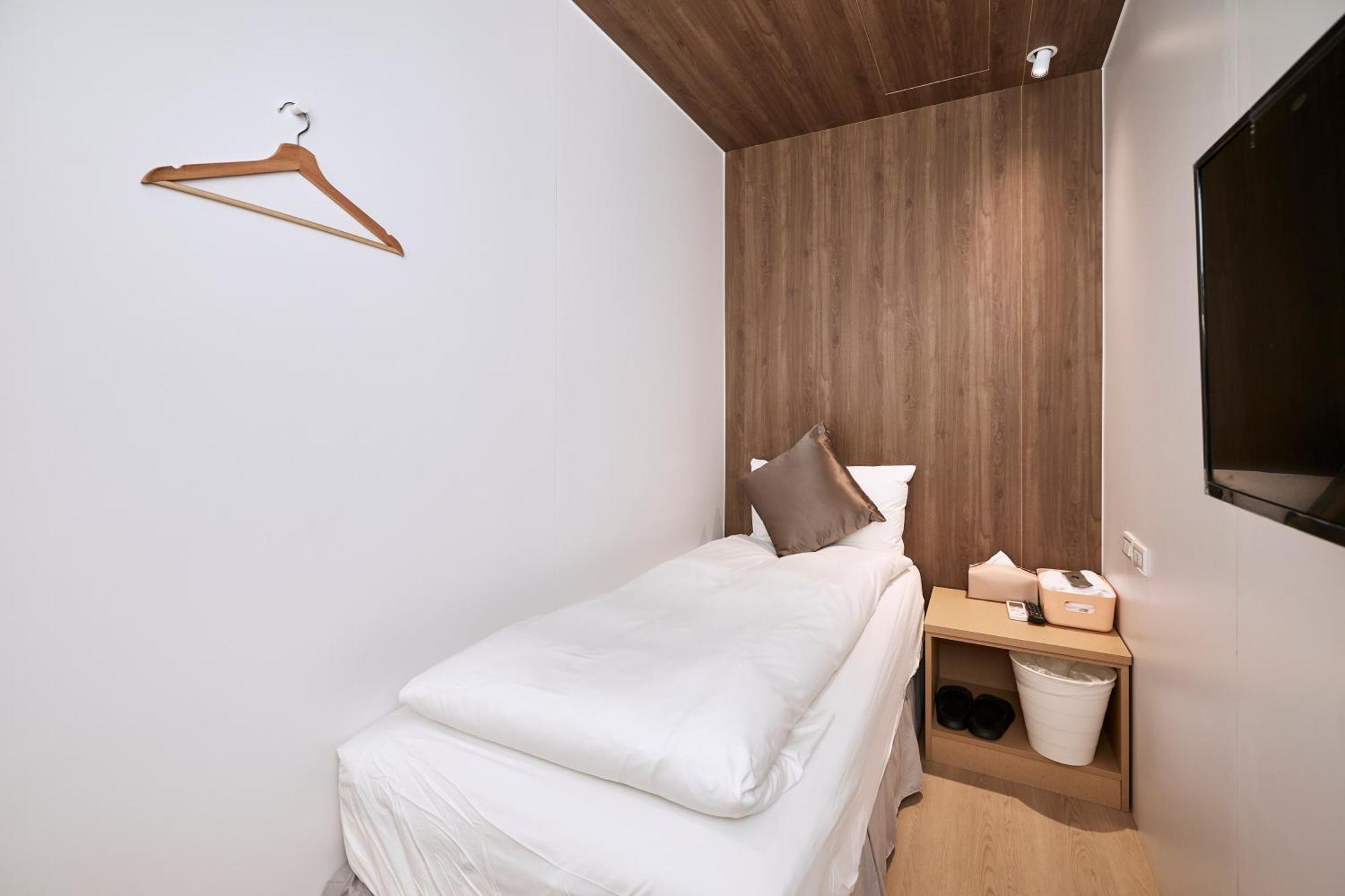 Twin Star Inn Taipei Bagian luar foto